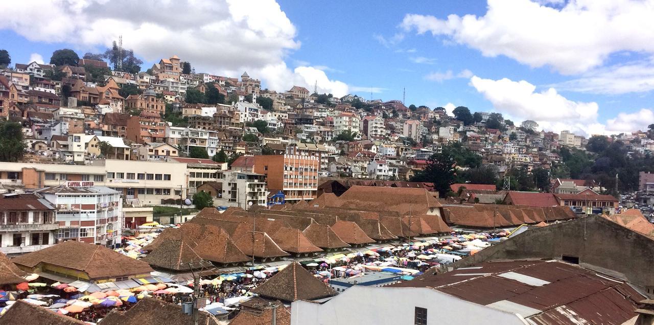 Lova Hotel Antananarivo Exterior photo